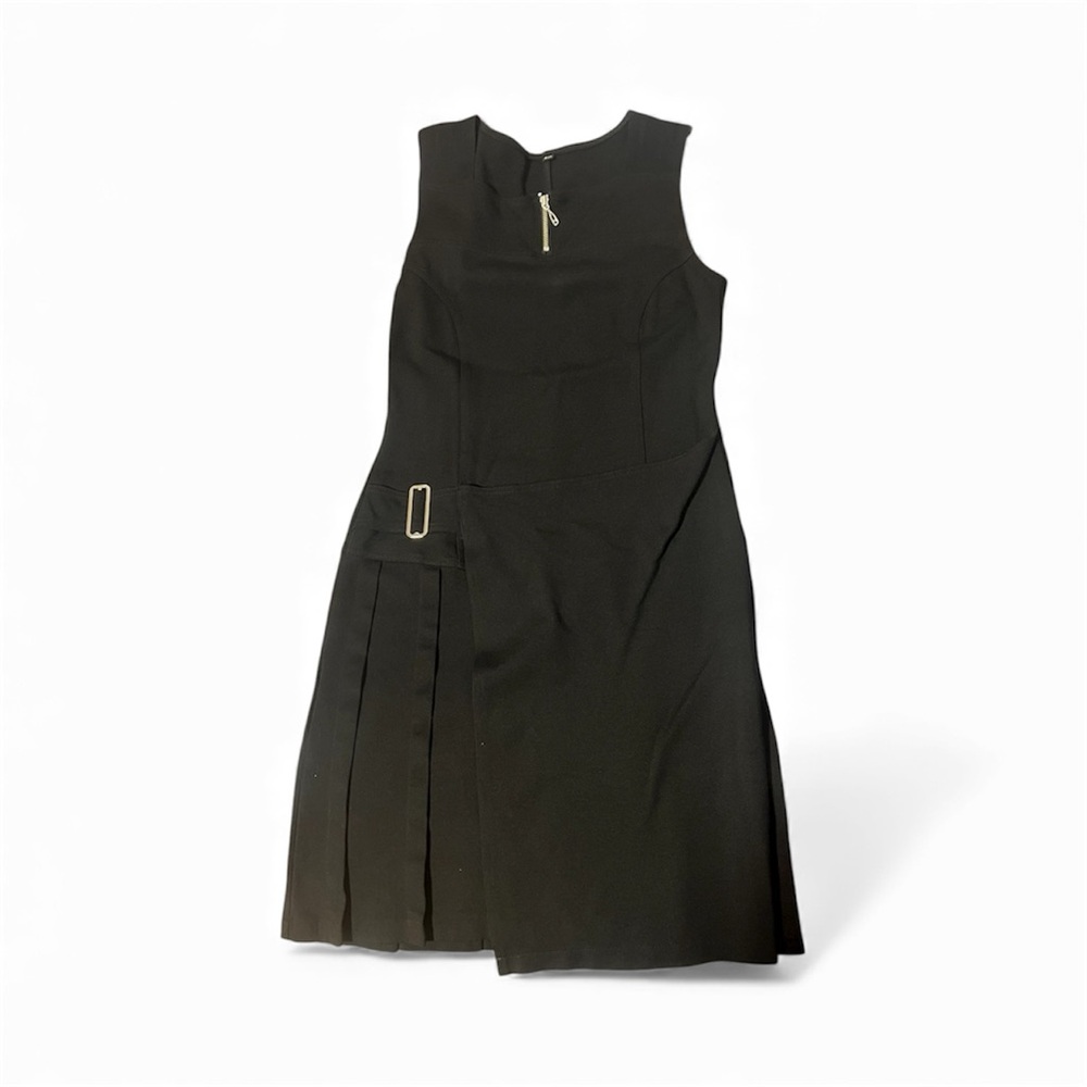 Chic Black Sleeveless Dress